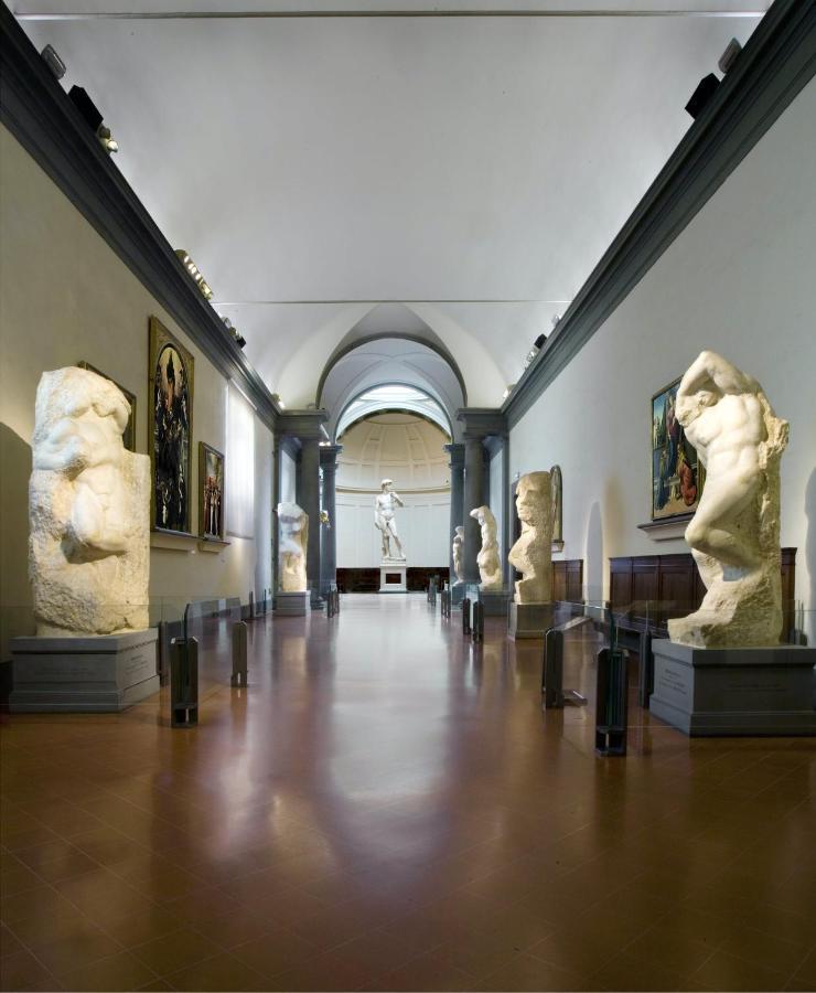 Historic Center Palace - Huge 4 Bedrooms Santa Croce Apartment - By Likehome피렌체 외부 사진
