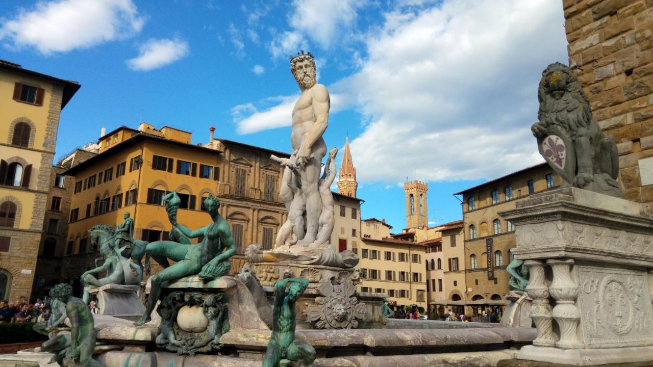 Historic Center Palace - Huge 4 Bedrooms Santa Croce Apartment - By Likehome피렌체 외부 사진