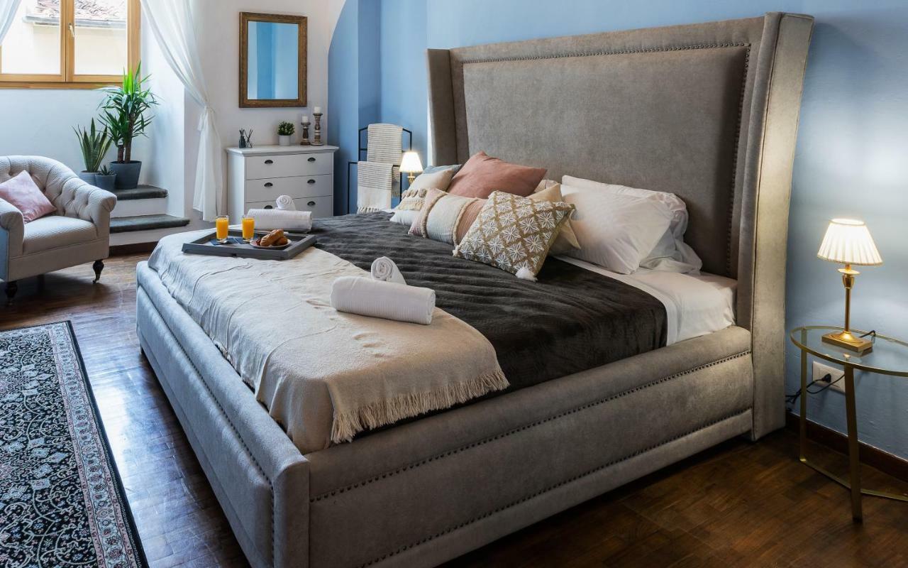 Historic Center Palace - Huge 4 Bedrooms Santa Croce Apartment - By Likehome피렌체 외부 사진