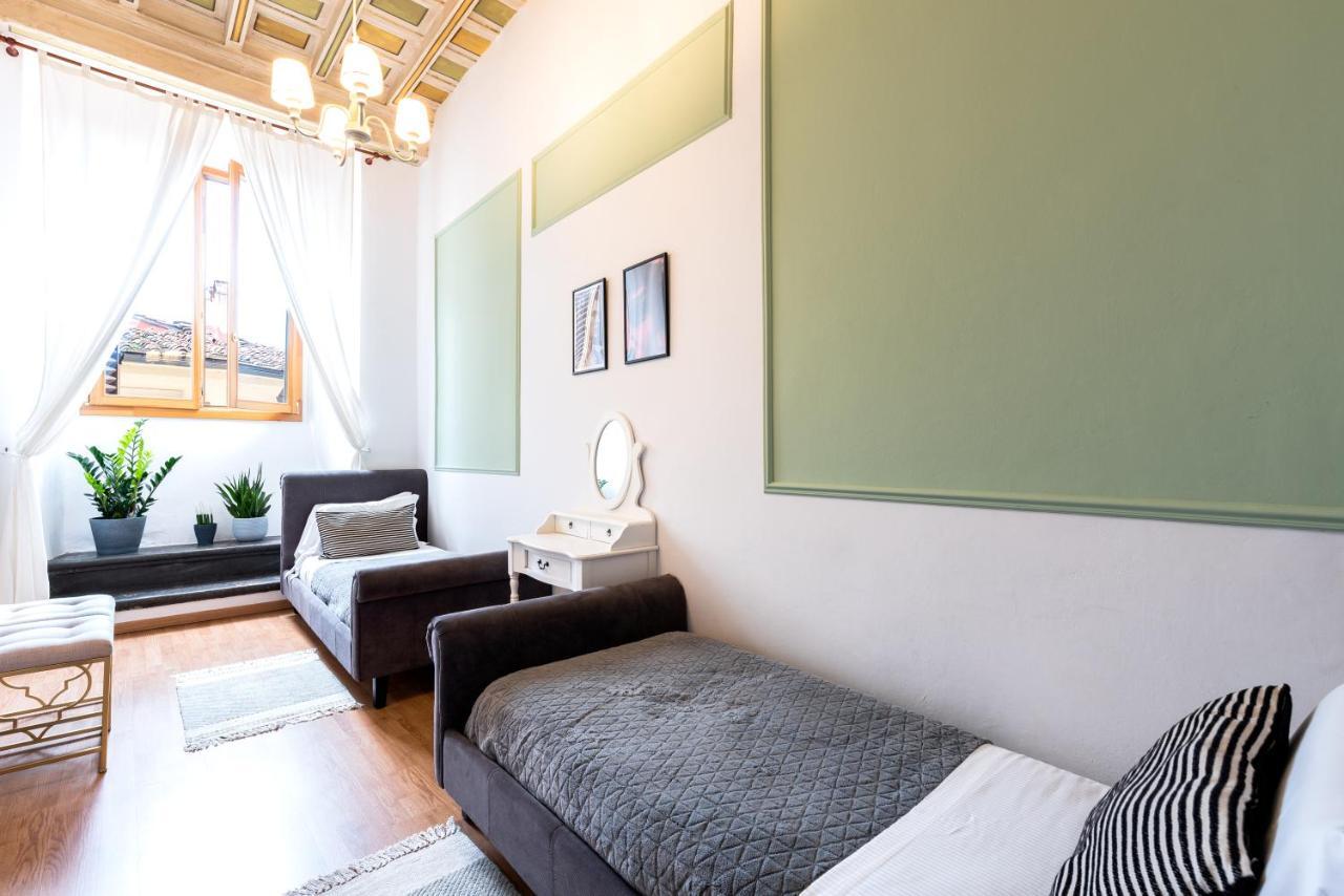 Historic Center Palace - Huge 4 Bedrooms Santa Croce Apartment - By Likehome피렌체 외부 사진